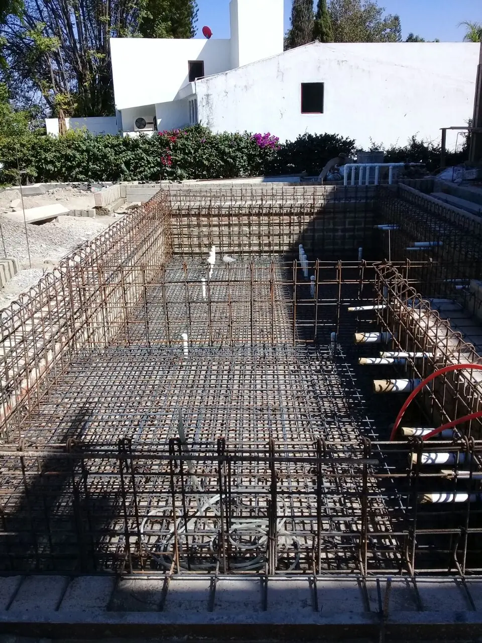 Armado de varilla en depósito de agua